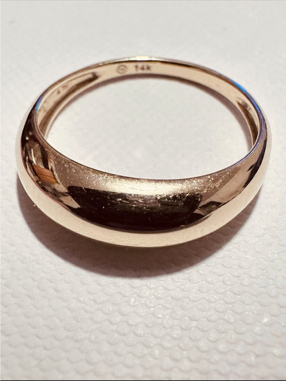 Mejuri | Ring | Mejuri Thin Dome Ring | 14k Yellow Gold - Picture 2 of 12